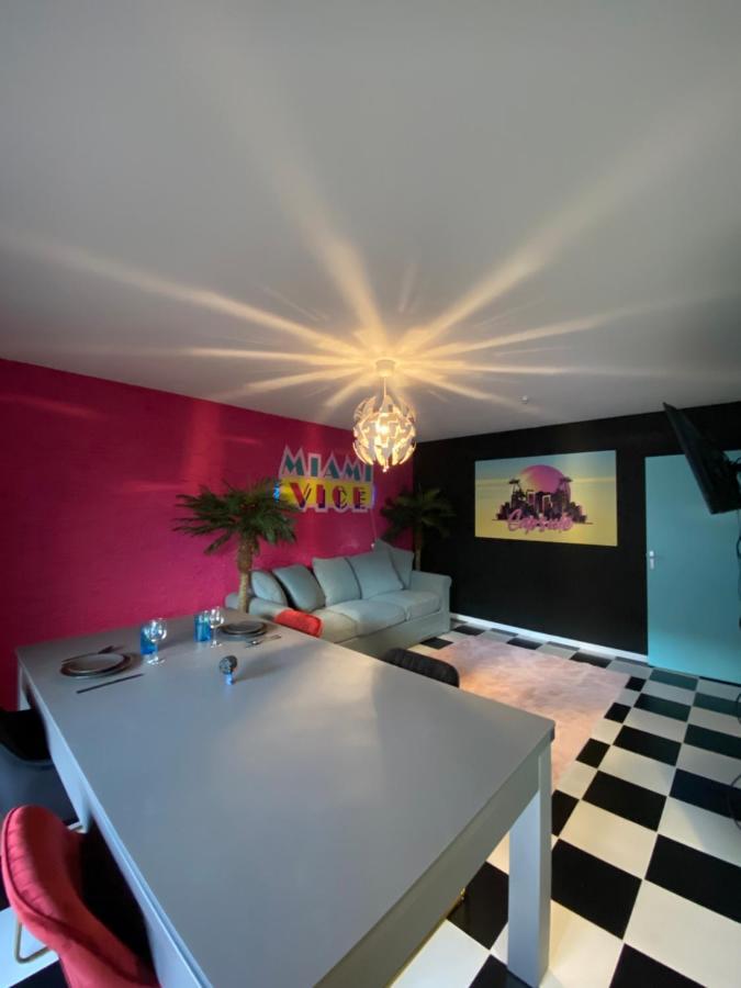 Capsule Miami Vice - Jacuzzi - Billard - Ecran Cinema & Netflix - Ping-Pong - Nintendo & Jeux- Liévin Eksteriør bilde