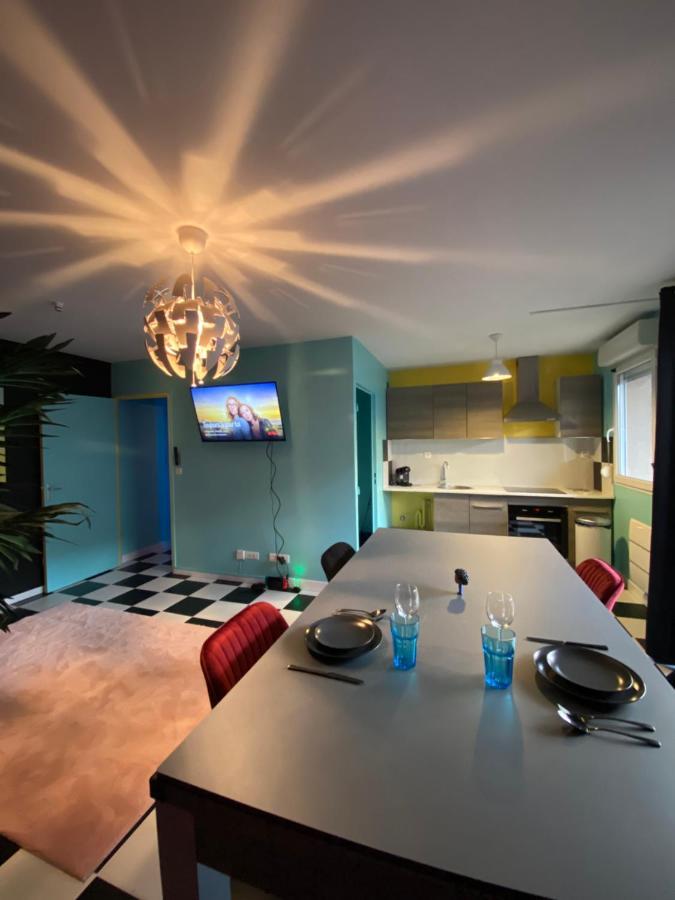Capsule Miami Vice - Jacuzzi - Billard - Ecran Cinema & Netflix - Ping-Pong - Nintendo & Jeux- Liévin Eksteriør bilde