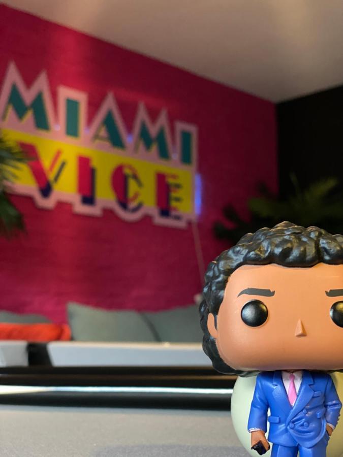 Capsule Miami Vice - Jacuzzi - Billard - Ecran Cinema & Netflix - Ping-Pong - Nintendo & Jeux- Liévin Eksteriør bilde