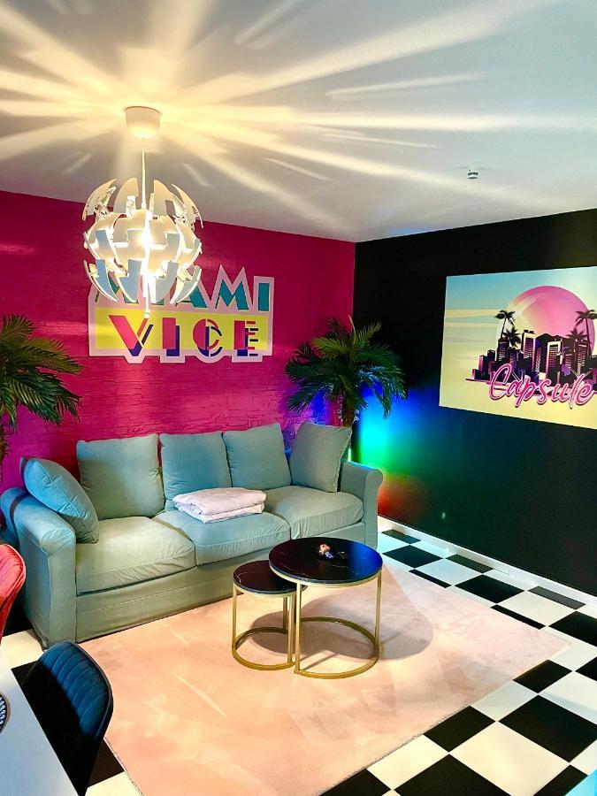 Capsule Miami Vice - Jacuzzi - Billard - Ecran Cinema & Netflix - Ping-Pong - Nintendo & Jeux- Liévin Eksteriør bilde