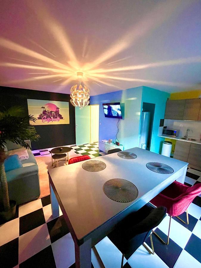 Capsule Miami Vice - Jacuzzi - Billard - Ecran Cinema & Netflix - Ping-Pong - Nintendo & Jeux- Liévin Eksteriør bilde
