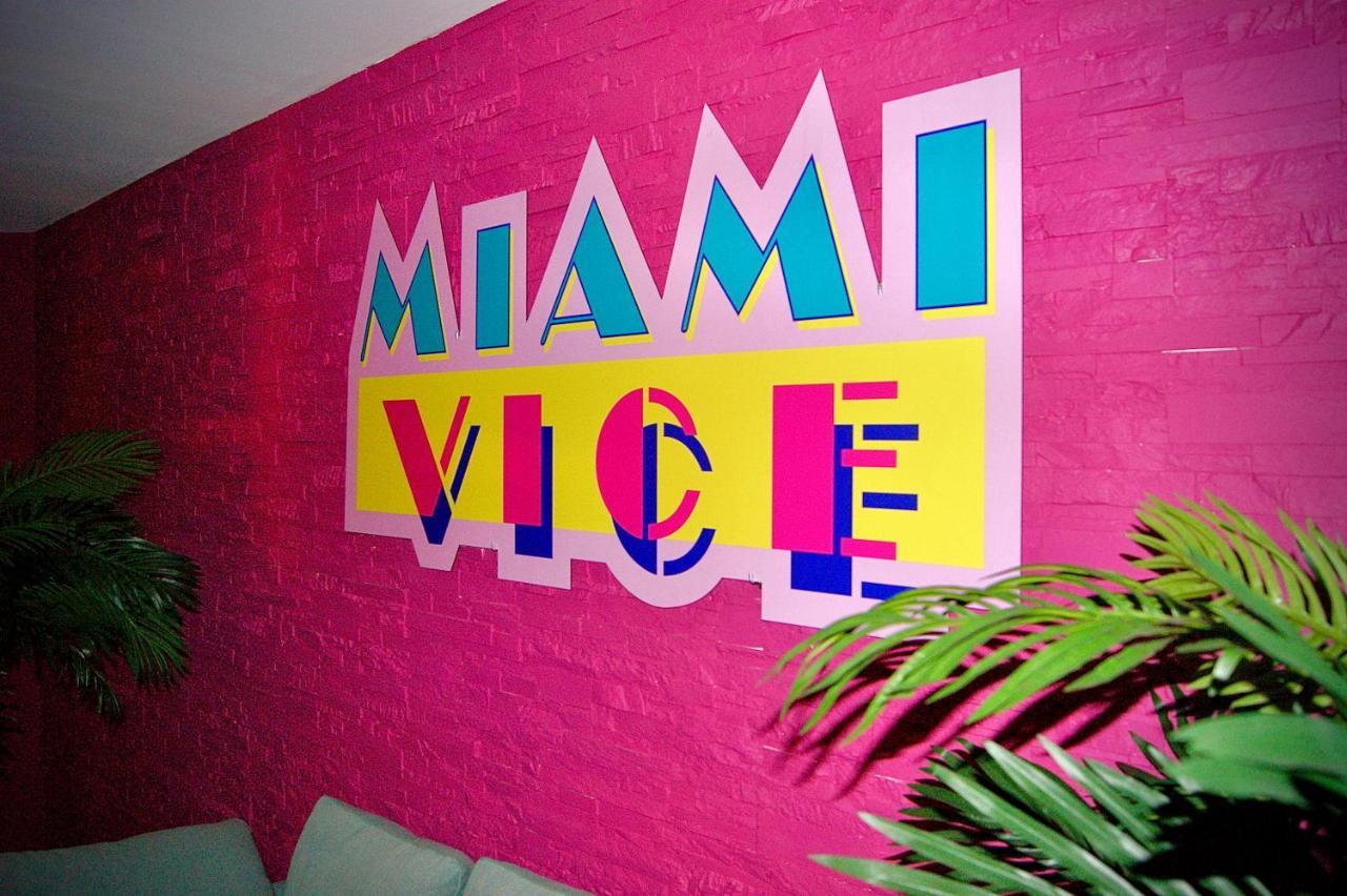 Capsule Miami Vice - Jacuzzi - Billard - Ecran Cinema & Netflix - Ping-Pong - Nintendo & Jeux- Liévin Eksteriør bilde