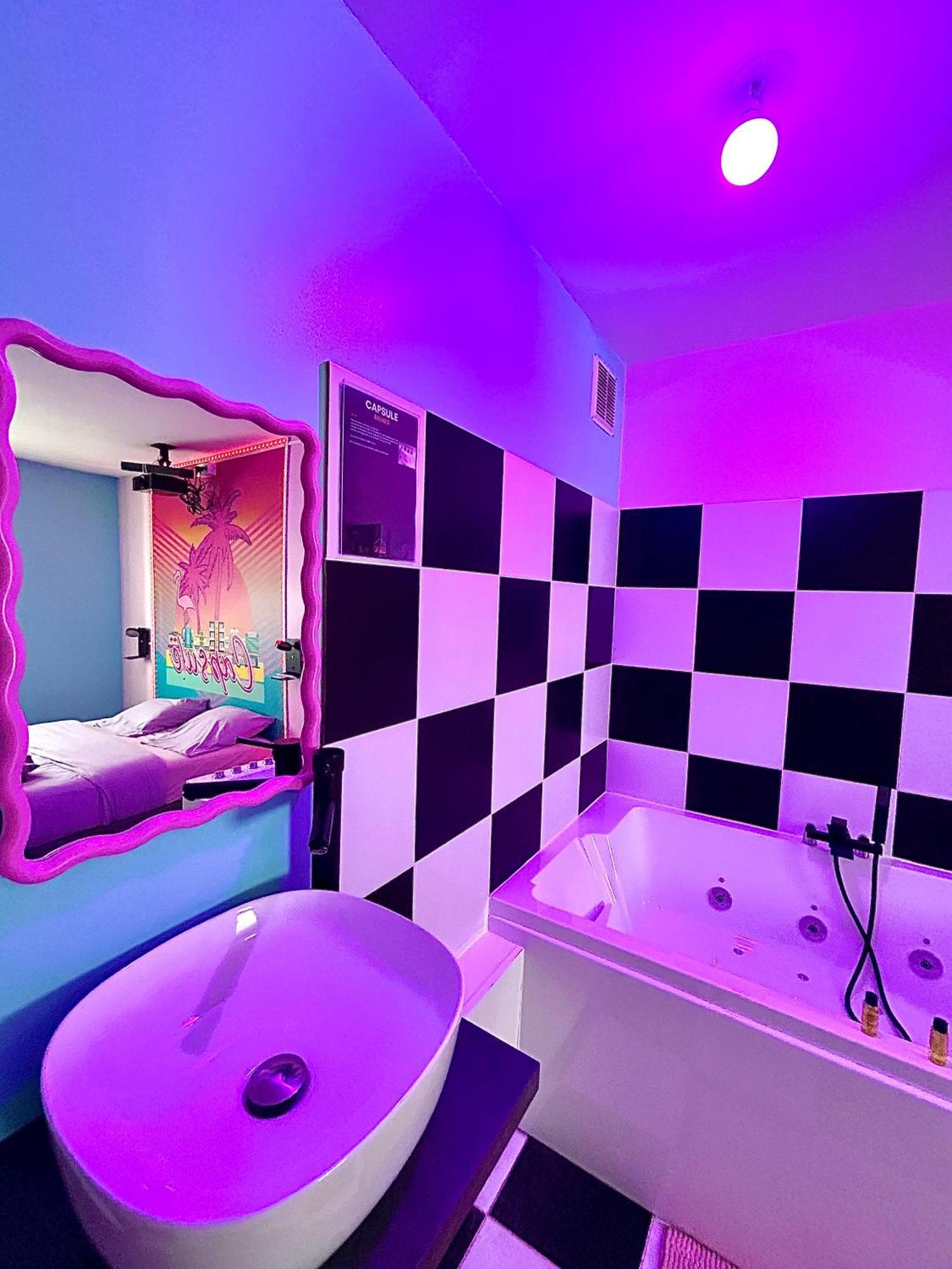 Capsule Miami Vice - Jacuzzi - Billard - Ecran Cinema & Netflix - Ping-Pong - Nintendo & Jeux- Liévin Eksteriør bilde