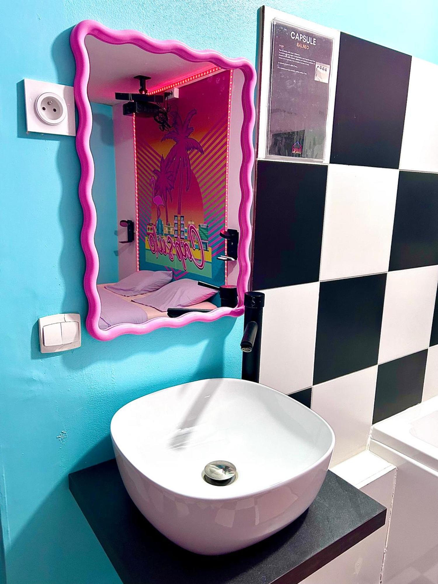 Capsule Miami Vice - Jacuzzi - Billard - Ecran Cinema & Netflix - Ping-Pong - Nintendo & Jeux- Liévin Eksteriør bilde