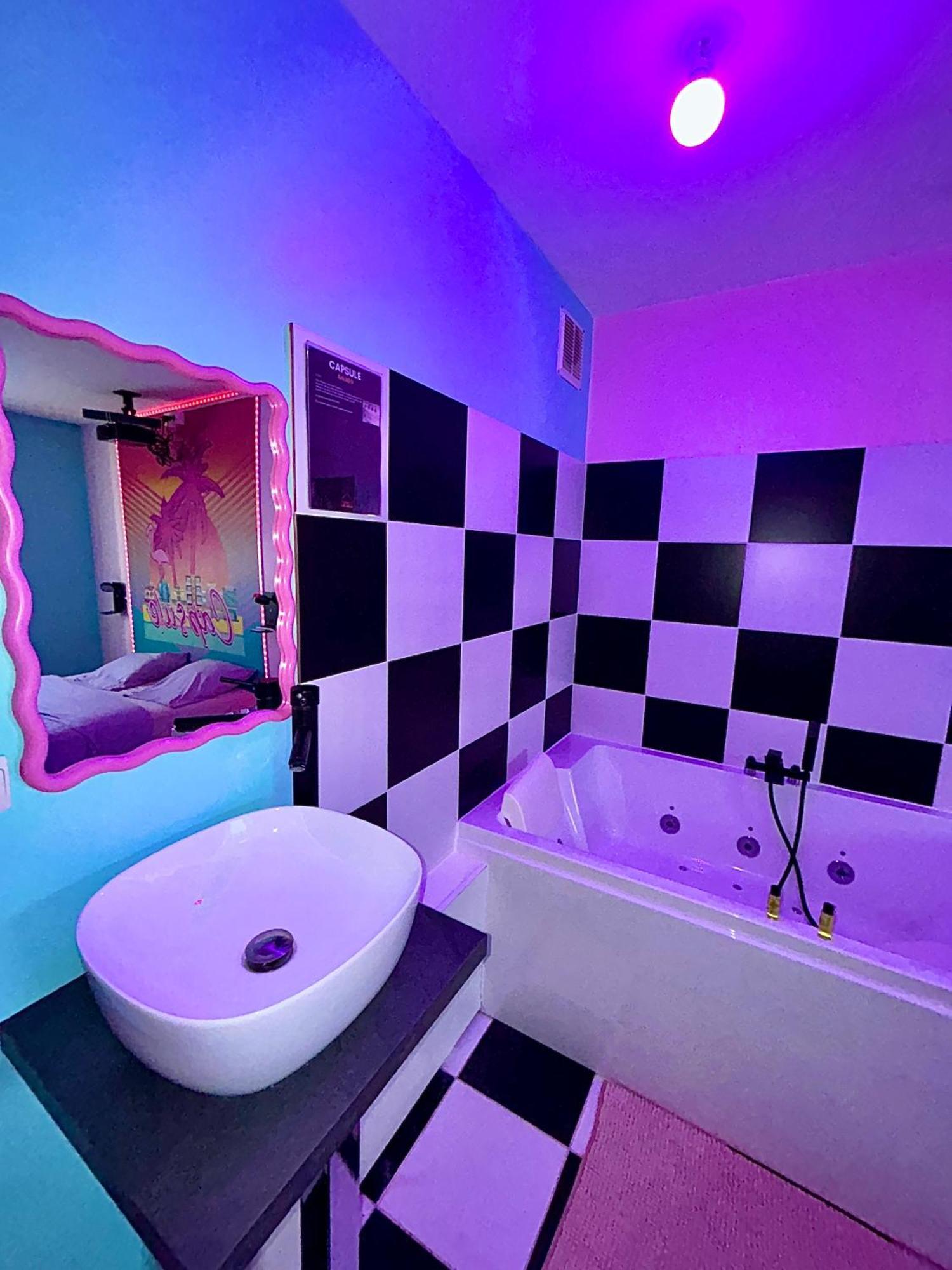 Capsule Miami Vice - Jacuzzi - Billard - Ecran Cinema & Netflix - Ping-Pong - Nintendo & Jeux- Liévin Eksteriør bilde